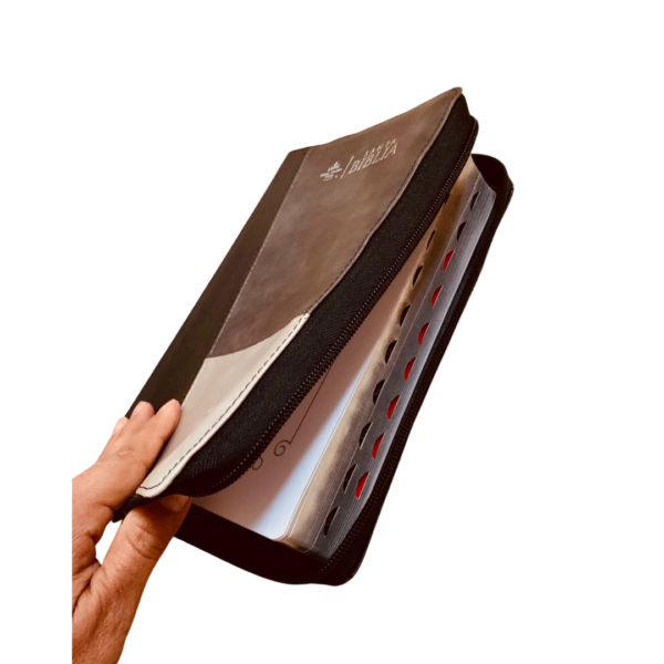BIBLIA MANUAL LETRA GIGANTE /Con cierre - Imagen 3